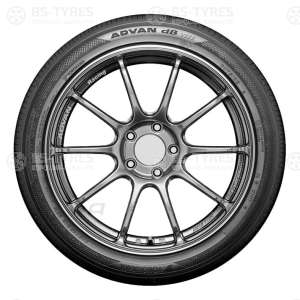 Yokohama Advan dB V553 245/45 R19 102Y